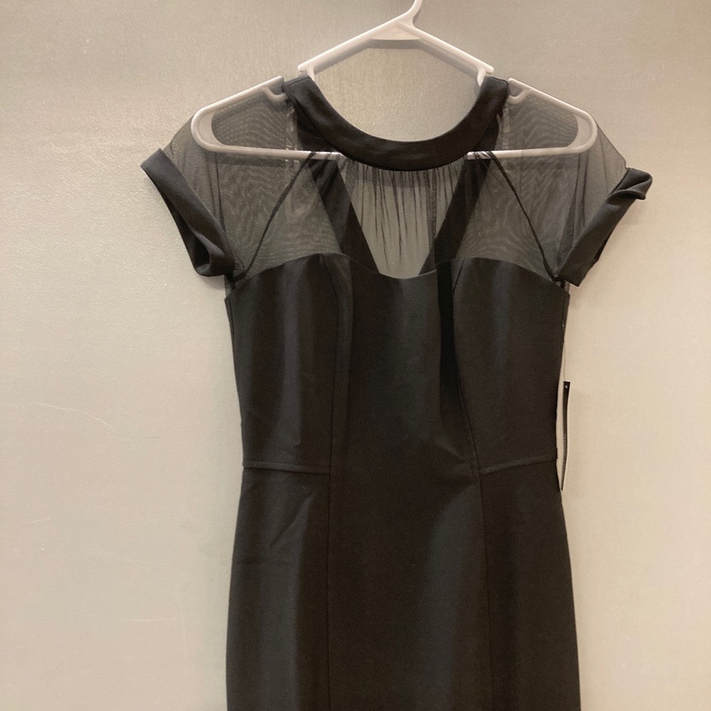 Maggy London Black Short Sleeve Dress NWT size
4p